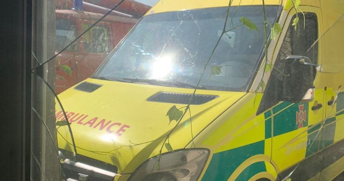 Наслідки обстрілу окупантами пожежної частини на Донеччині