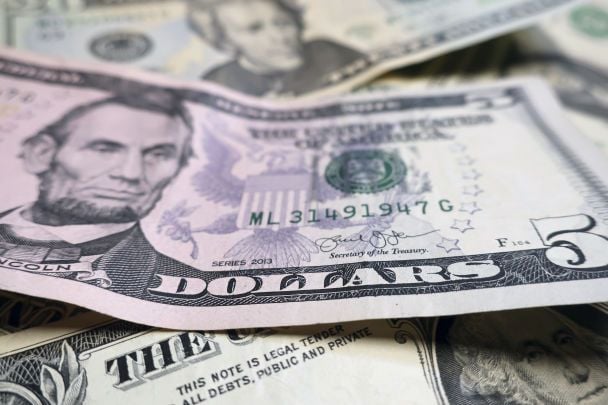Курс валют на 30 мая: сколько будут стоить доллар, евро и злотый