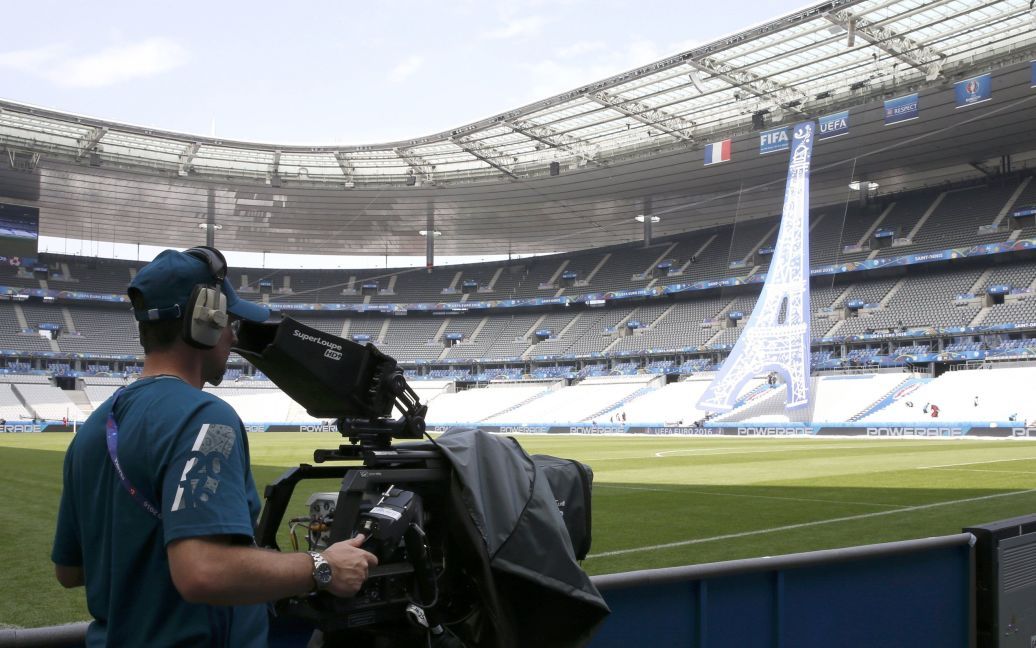 В Сен-Дени готовятся к старту чемпионата Европы по футболу. / © Reuters