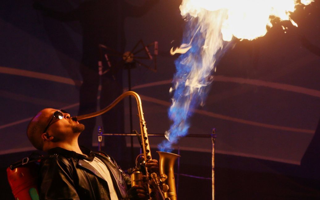 Киевлян поразили огненным шоу / © Reuters