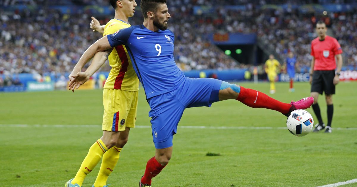 Жиру забил первый гол турнира