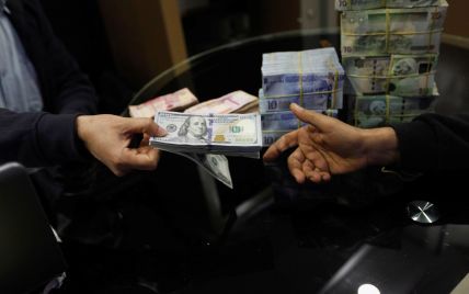 В украинских обменниках фиксируют значительный рост фальшивых долларов и евро