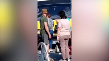 На Харьковщине женщина бросалась на микроавтобус ТЦК с мобилизованным сыном