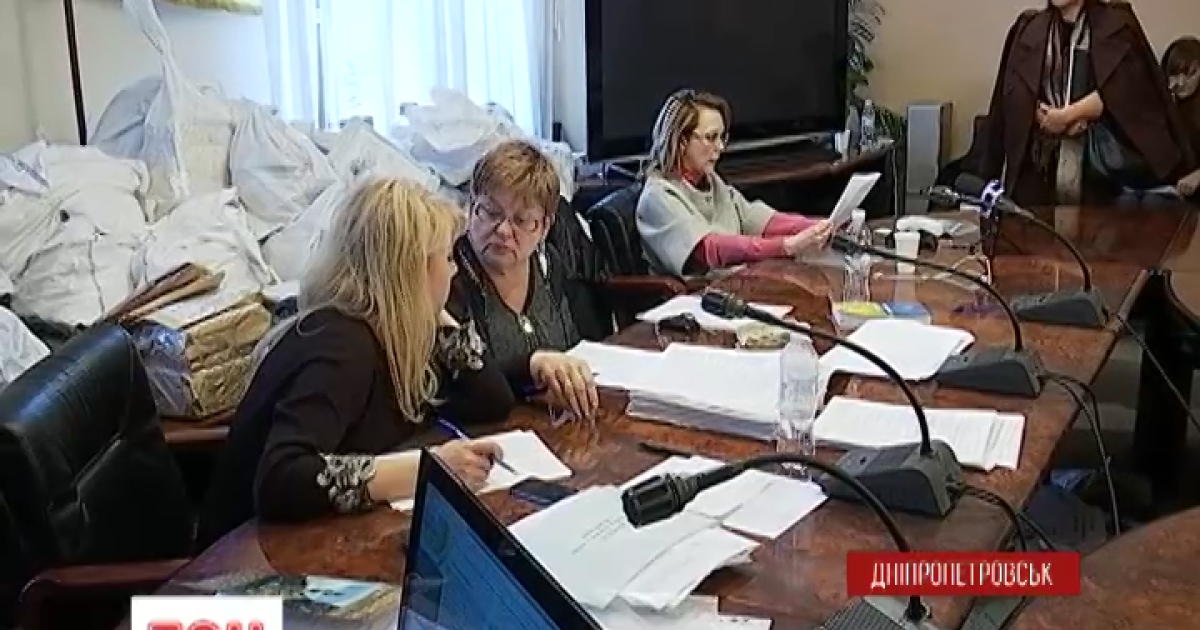 В Днепропетровске медленно работает горизбирком