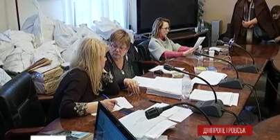 У міській виборчій комісії Дніпропетровська справжній апокаліпсис