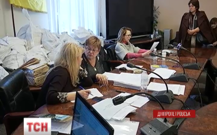 На Дніпропетровщині заговорили про повторення кричущих фальсифікацій 2004 року