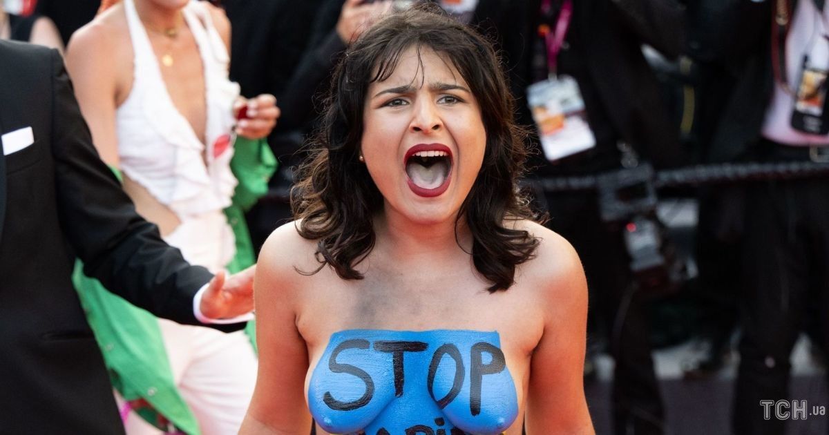 Активистка Femen в Каннах