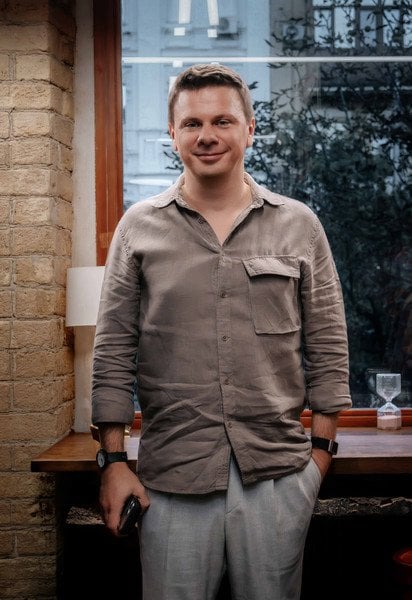 Дмитрий Комаров