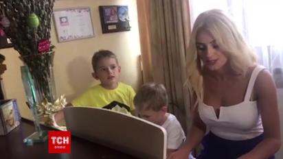 Ирина Федишин показала, как поет со своими сыновьями
