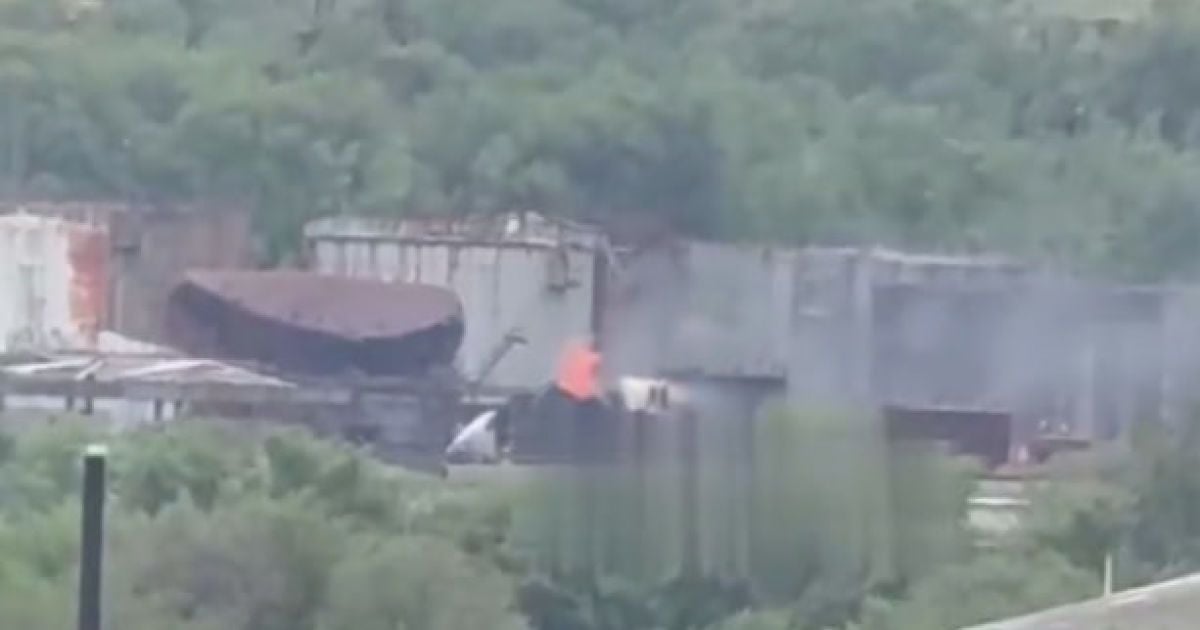 Пожежа на нафтобазі РФ у Луганську