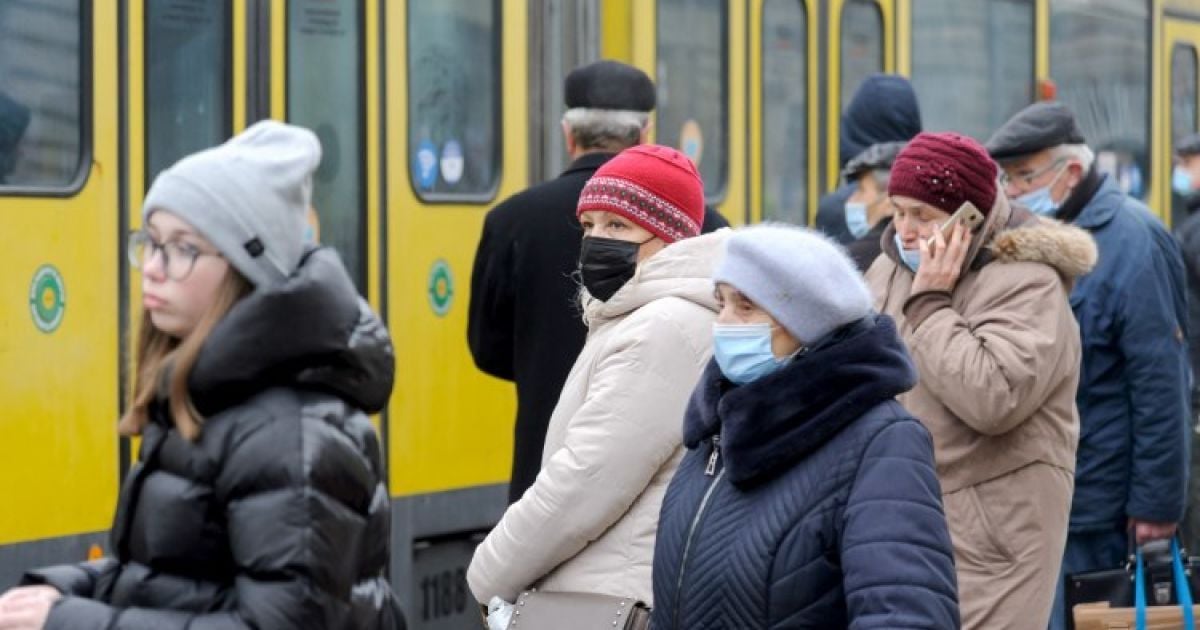 В Україні побільшало "помаранчевих" зон: де погіршилася COVID-ситуація
