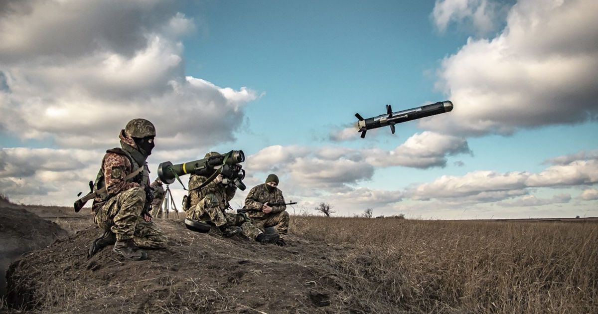 "Чтобы противостоять агрессору": Эстония передает Украине противотанковые ракетные комплексы Javelin
