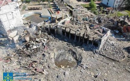 Оккупанты обстреляли ракетами курортный поселок в Одесской области: разрушены 2 базы отдыха и жилые дома