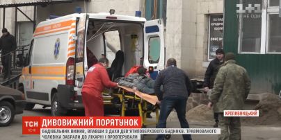 Строитель остался жив после падения с 9-этажного дома в Кропивницком