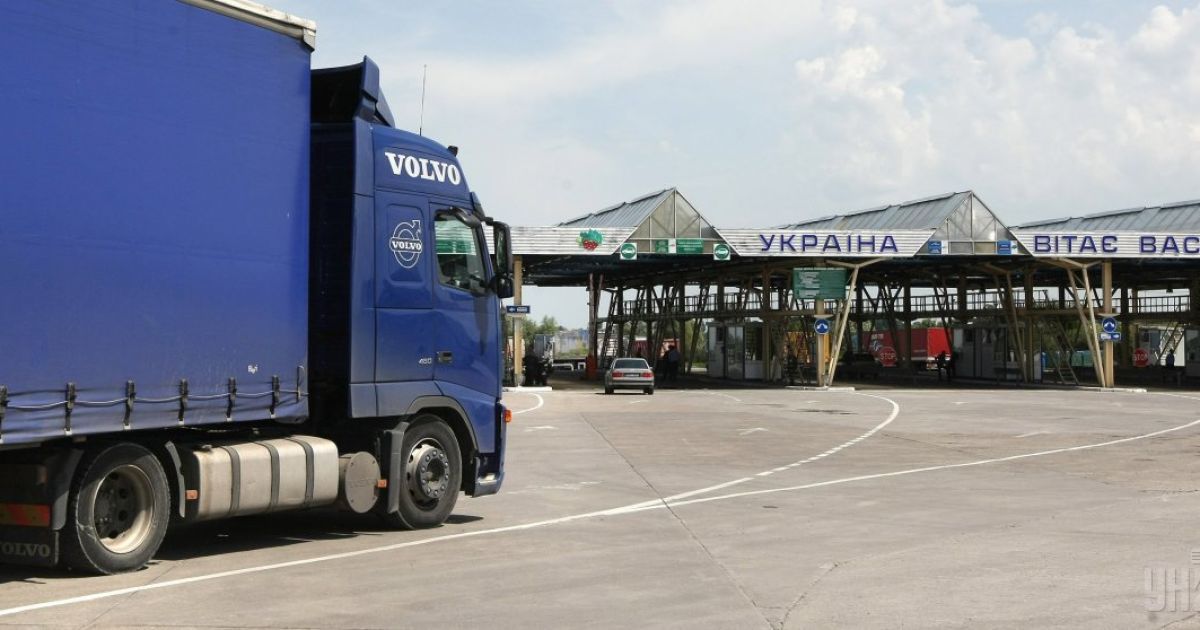 Досмотр грузов на таможне обязательно будут фиксировать на фото и видео