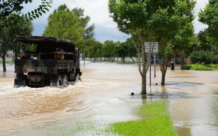 В США армейский грузовик упал в реку: 3 погибших, 6 пропавших без вести