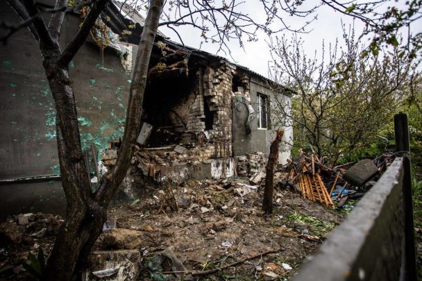 Наслідки влучання у будинок в Дніпрі / Фото: Сергій Лисак / Telegram / ©