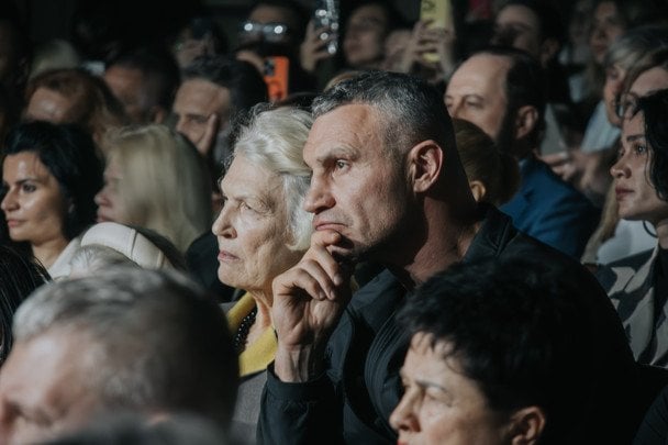 Віталій Кличко з мамою / © YULA company