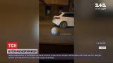 Сетью распространяется видео, где бетонный шар катится по улицам Харькова и бьет припаркованные авто