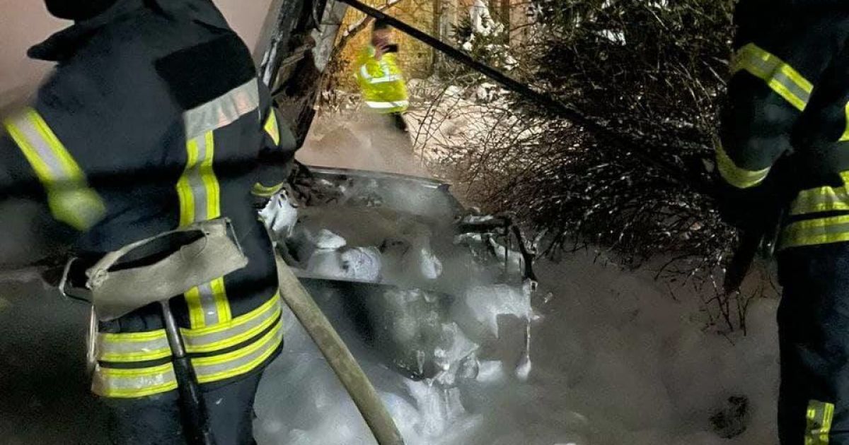 У Києві спалили автівку Влада Антонова