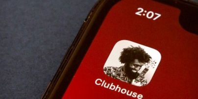Соцсеть Clubhouse: в чем преимущества и чем уже оскандалилась
