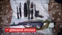 Фугасний арт-снаряд, міну і кулемет "Максим" поліція знайшла у чоловіка на Волині