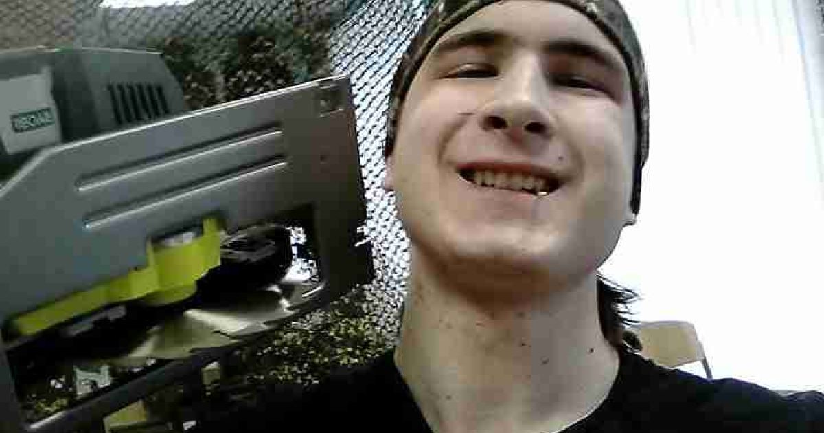 У Москві молодик зарізав викладача і скоїв самогубство просто на перерві у коледжі