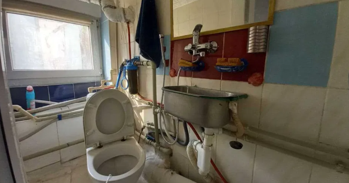 "Для невисоких": у Києві здають крихітну "квартиру" за 4,3 тисячі гривень (фото)