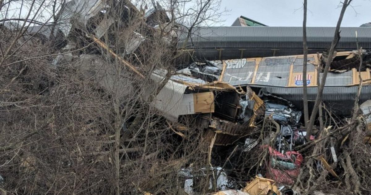 В США поезд сошел с рельсов: есть пострадавшие