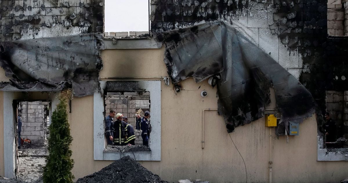 Владельца сгоревшего дома для пожилых отпустили из-под стражи