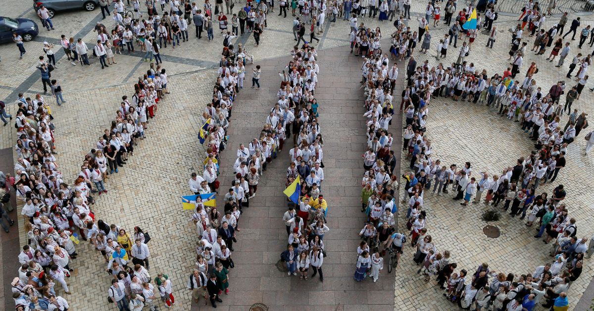 мегамарш у вишиванках у Києві_1 / © Reuters