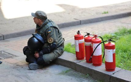 В столкновениях во Львовском горсовете пострадал боец Нацгвардии