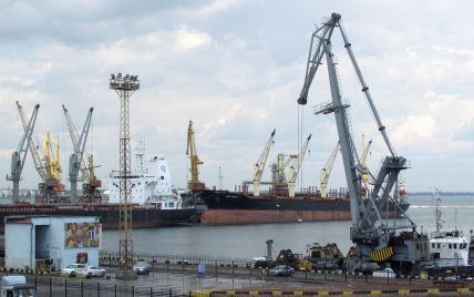 Из Одесского порта пытались вывезти химикаты, которых хватило бы отравить весь город