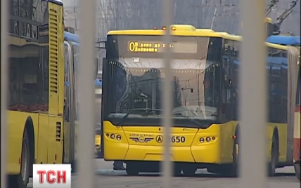 12-летнего киевлянина ударило током в неисправном троллейбусе