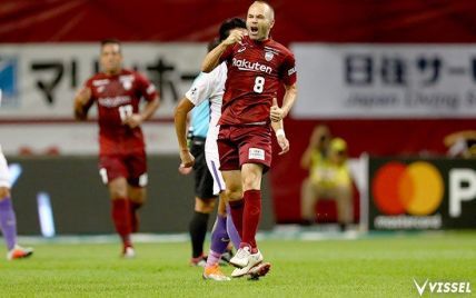 Легендарний екс-футболіст "Барселони" забив шедевральний гол у Японії