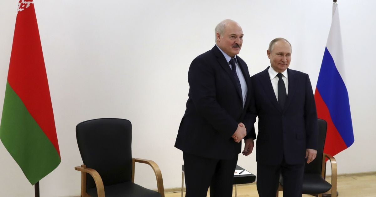 Дивний обмін: експерт пояснив, чому Білорусь віддає літаки Росії замість ракетних установок