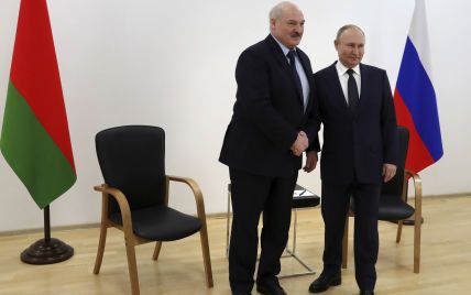 "Нас може не бути": Лукашенко заявив, що "Росія не повинна самостійно боротися з НАТО"
