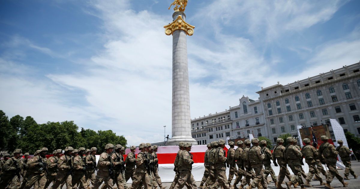 День независимости Грузии: в Тбилиси состоялся грандиозный военный парад с НАТО