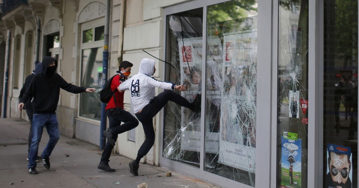 Протесты против трудовой реформы в Нанте. / © Reuters