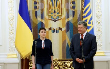 Савченко передала привет россиянам: Надо вставать с колен