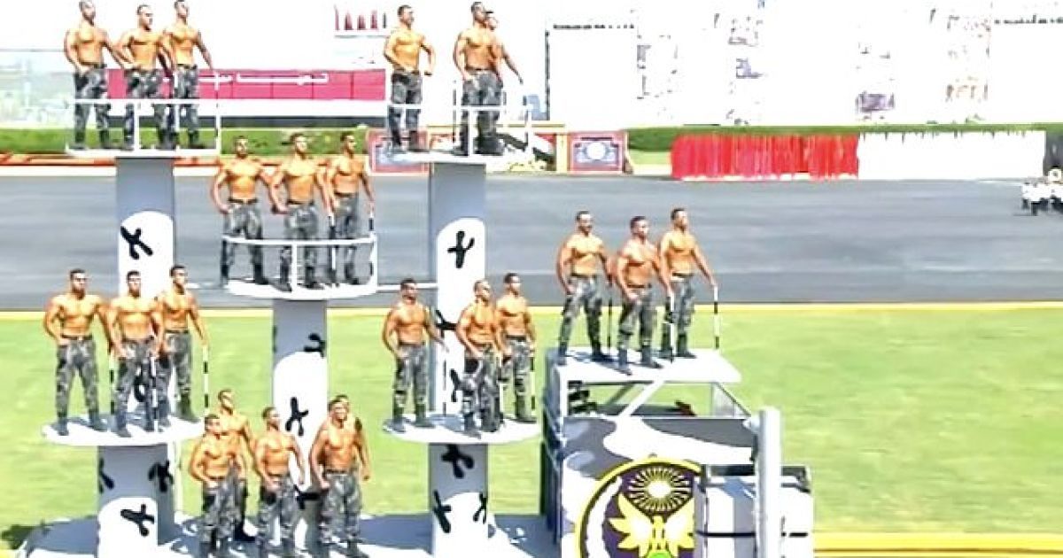 скріншот з відео