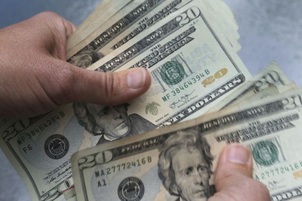 Курс валют на 19 мая: сколько будут стоить доллар, евро и злотый