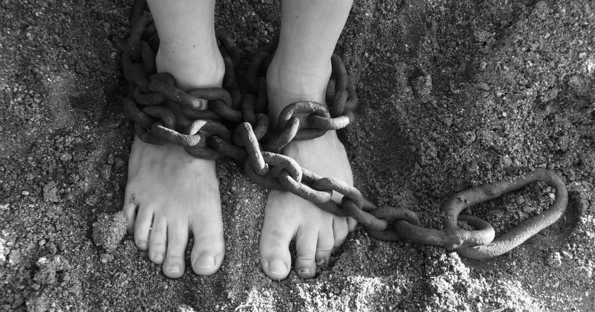 Знущання та катування. Amnesty International опублікувала доповідь про тортури на Донбасі