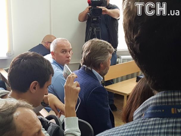 На судебное заседание пришли депутаты от "Опоблоку" Вадим Новинский и Нестор Шуфрич. / © Фото Ивана Гребенюка/ТСН