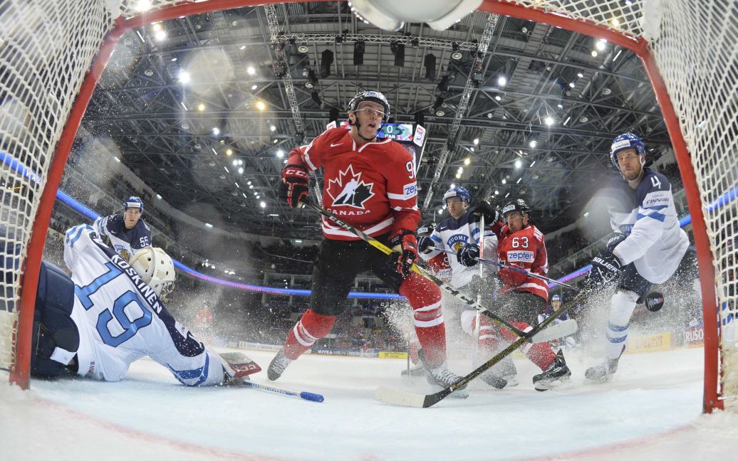 Збірна Канади з хокею стала чемпіоном світу, перемігши команду Фінляндії. 22 травня, Москва. / © Reuters