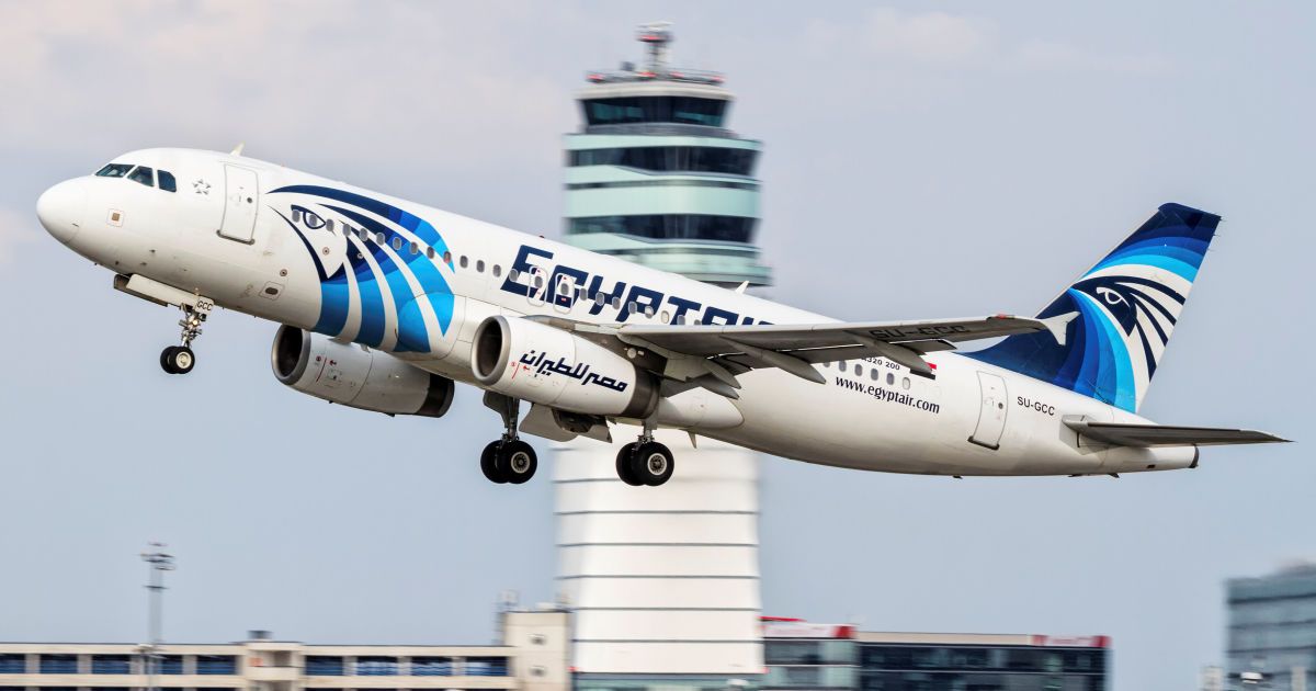 Перед катастрофою пілоти EgyptAir боролися з вогнем