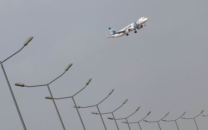 Рятувальники знайшли частини тіл з літака EgyptAir - міністр оборони Греції