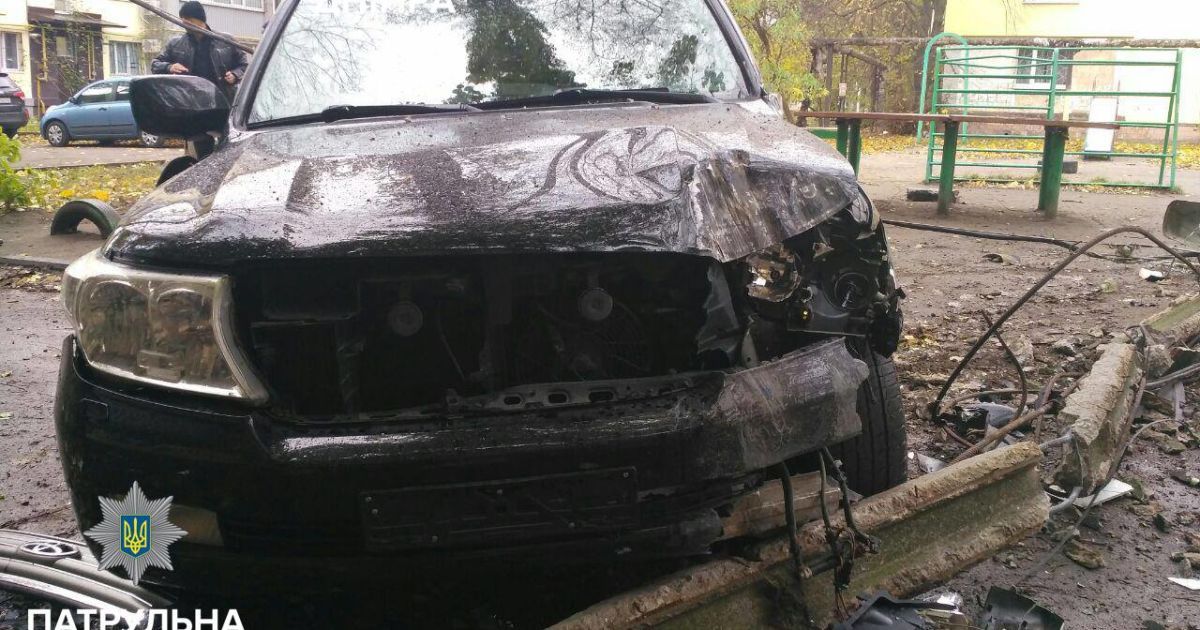 У Дніпрі п`яний водій на позашляховику зніс електроопору