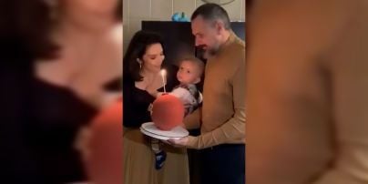 Жена Олега Сенцова показала, как они с мужем поздравляли сына с первым днем рождения
