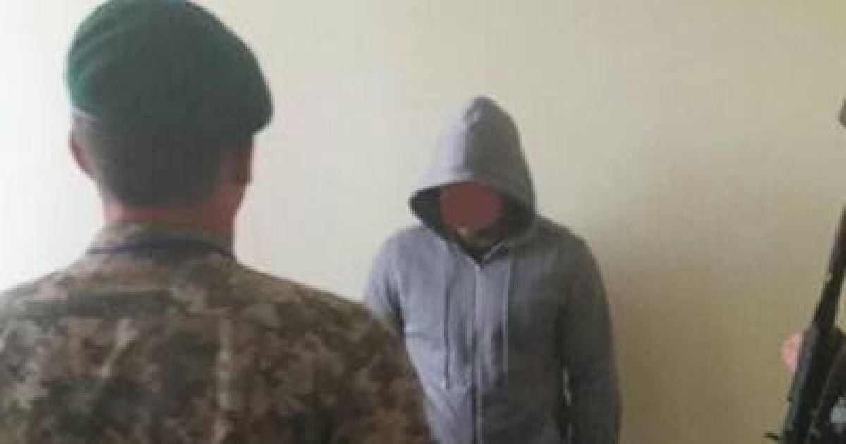 В аэропорту "Херсон" задержали россиянина, которого Интерпол разыскивал за убийство